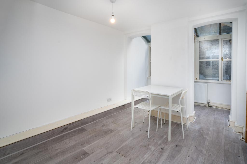 Apartment in London, Kentish Town - View 4