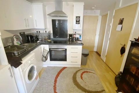 1 bedroom flat for sale, Manor Park Avenue, Portsmouth, Hampshire, PO3 5FG