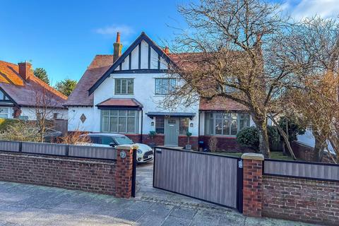 5 bedroom detached house for sale, Hartley Road, Southport PR8