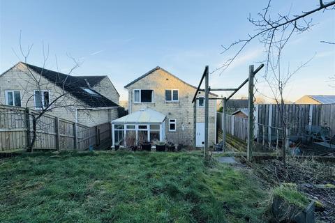 3 bedroom detached house for sale, Moorlands View, Clayton West, HD8 9QH