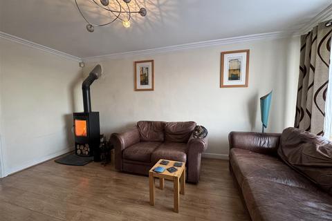 3 bedroom detached house for sale, Moorlands View, Clayton West, HD8 9QH