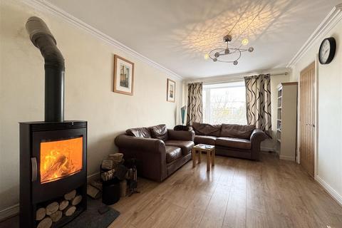 3 bedroom detached house for sale, Moorlands View, Clayton West, HD8 9QH