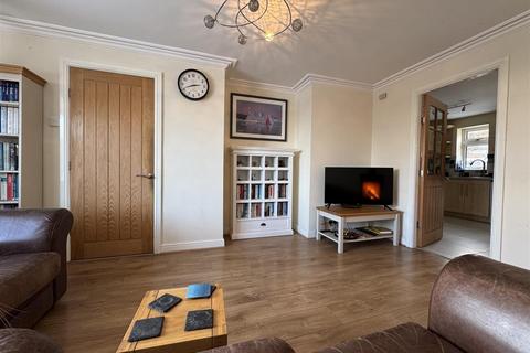 3 bedroom detached house for sale, Moorlands View, Clayton West, HD8 9QH