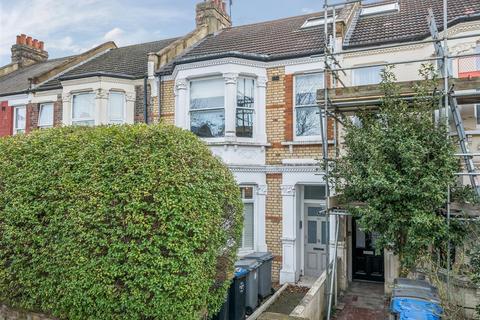 3 bedroom flat for sale, Harvist Road, London, NW6