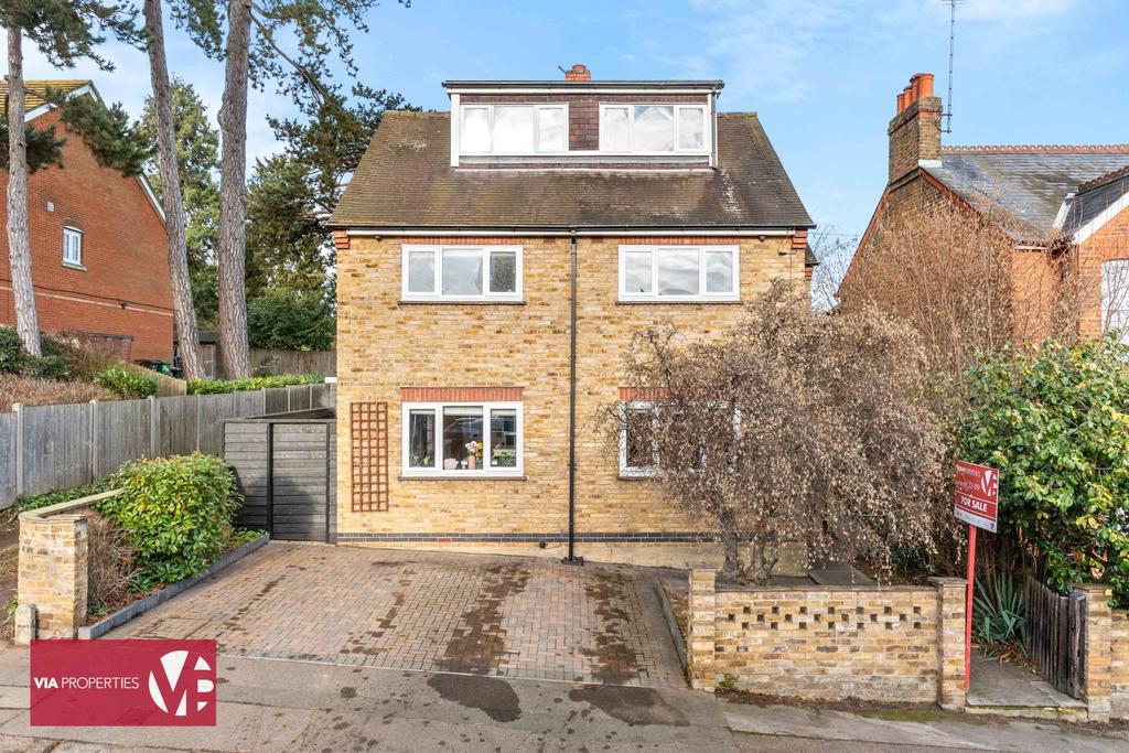 50 Briscoe Road Hoddesdon EN11 9 DG via...