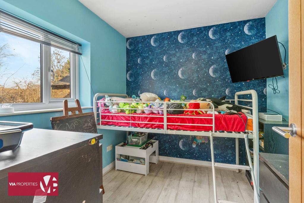 50 Briscoe Road Hoddesdon EN11 9 DG via...