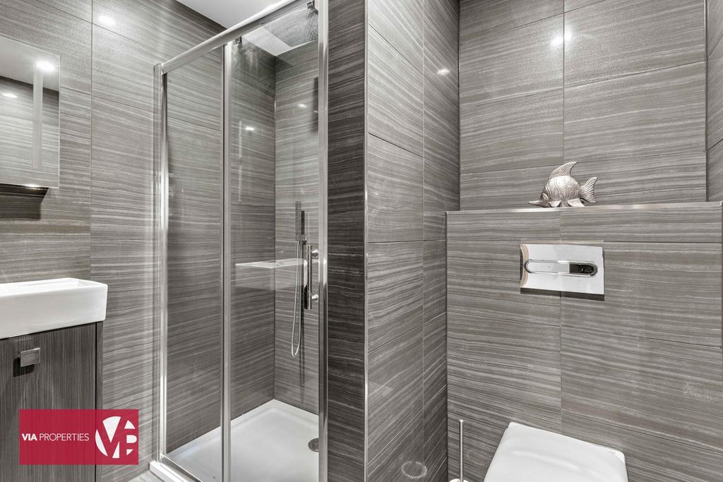50 Briscoe Road Hoddesdon EN11 9 DG via...