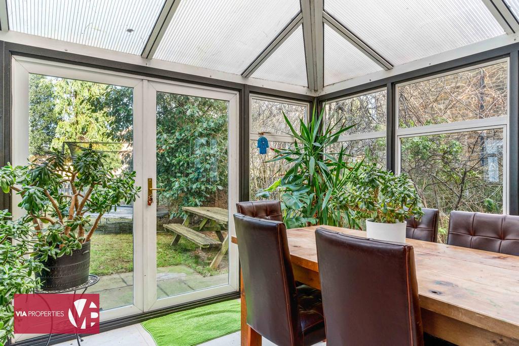 50 Briscoe Road Hoddesdon EN11 9 DG via...