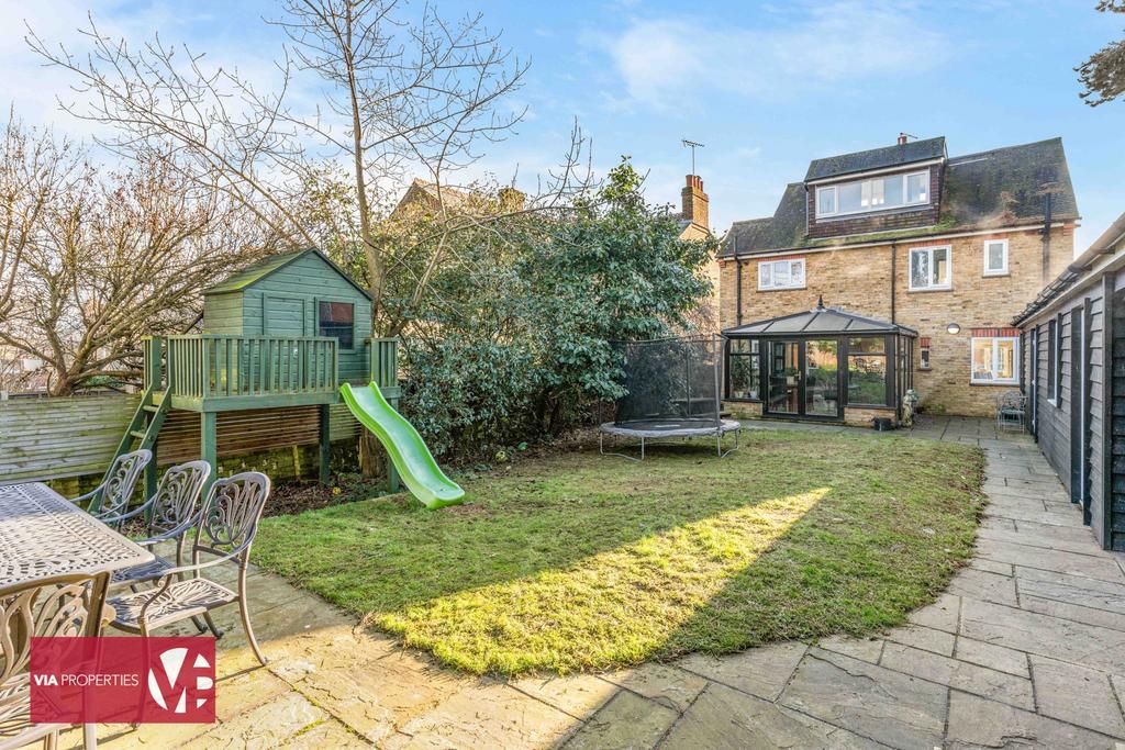 50 Briscoe Road Hoddesdon EN11 9 DG via...
