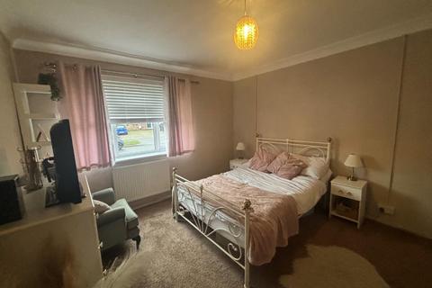 2 bedroom flat for sale, White Horse Avenue, Halstead CO9