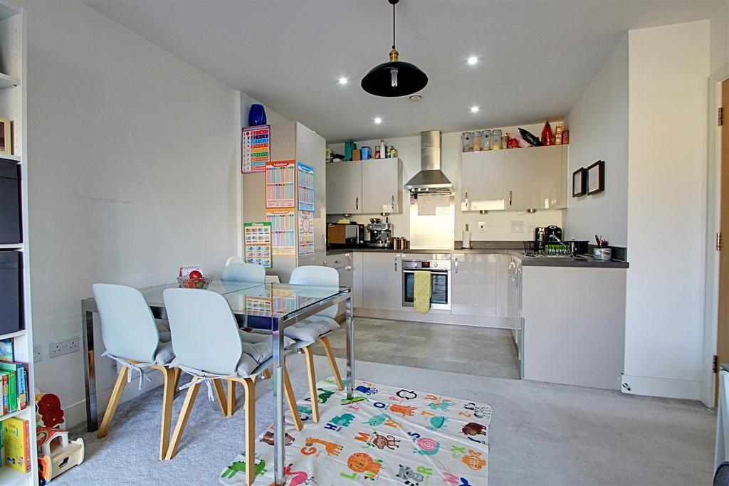 Kitchen Dining.jpg