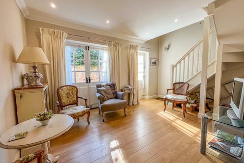 2 bedroom terraced house for sale, High Street, Battle, TN33