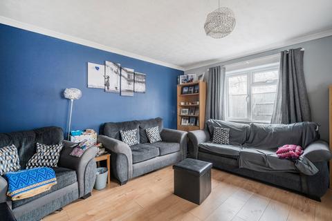 38 Abbey Road, Popley, Basingstoke, RG24 9DY