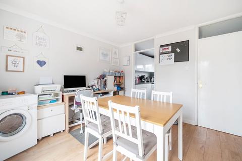 38 Abbey Road, Popley, Basingstoke, RG24 9DY
