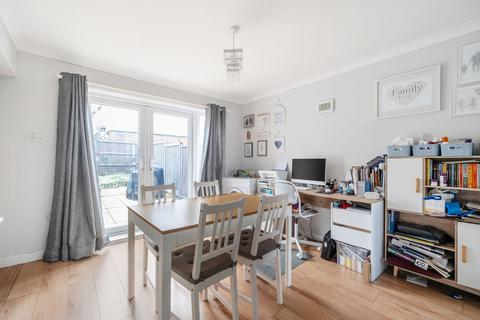 38 Abbey Road, Popley, Basingstoke, RG24 9DY