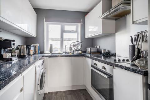 38 Abbey Road, Popley, Basingstoke, RG24 9DY