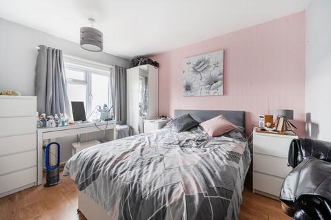 38 Abbey Road, Popley, Basingstoke, RG24 9DY