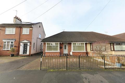 3 bedroom semi-detached bungalow for sale, Golf Links Road, Hull