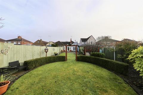 3 bedroom semi-detached bungalow for sale, Golf Links Road, Hull