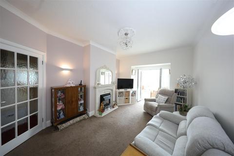 3 bedroom semi-detached bungalow for sale, Golf Links Road, Hull