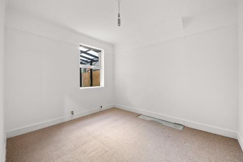 32 Cumberland Road, London, W7 2EB