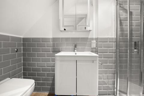 32 Cumberland Road, London, W7 2EB