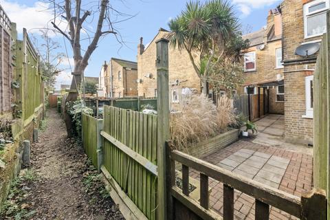 32 Cumberland Road, London, W7 2EB