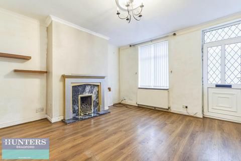 2 bedroom terraced house for sale, (TN) , Woodhall Avenue, Thornbury, Bradford, West Yorkshire, BD3 7BU