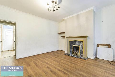 2 bedroom terraced house for sale, (TN) , Woodhall Avenue, Thornbury, Bradford, West Yorkshire, BD3 7BU