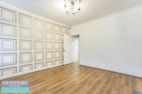 2 bedroom terraced house for sale, (TN) , Woodhall Avenue, Thornbury, Bradford, West Yorkshire, BD3 7BU