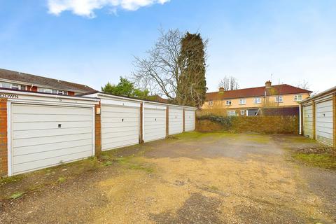 2 bedroom end of terrace house for sale, Northdown Close, Horsham RH12