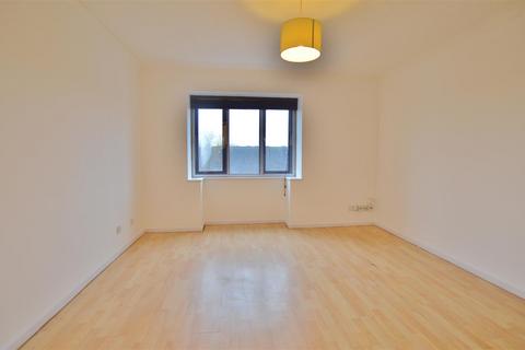 1 bedroom flat for sale, Bruce Close, Slough