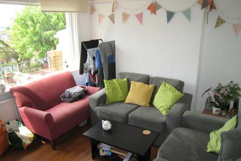 4 bedroom terraced house to rent, Carlyle Avenue, Brighton BN2