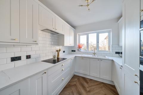 53 Manor Drive, Waltham, Grimsby, DN37 0NS