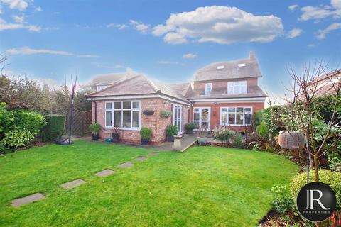 4 bedroom detached house for sale, Fortescue Lane, Rugeley WS15