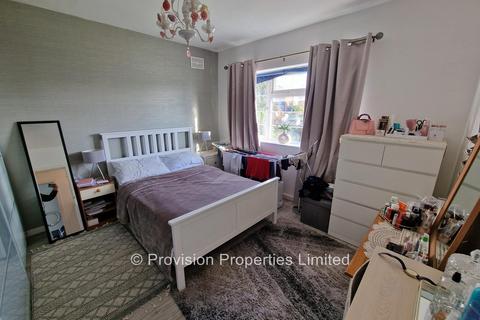 2 bedroom flat to rent, Otley Road, Adel LS16