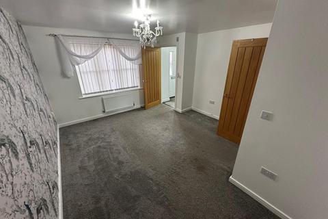 2 bedroom semi-detached house to rent, Hamilton, Leicester LE5