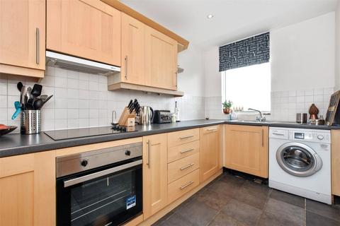 2 bedroom flat for sale, Gerry Raffles Square, Stratford, London, E15