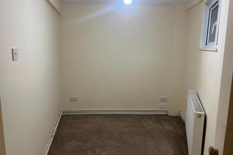 2 bedroom flat to rent, High Street, Ogmore Vale, Bridgend, CF32 7AD