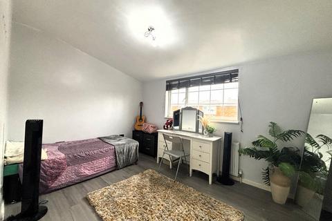 35 Long Leaves, Stevenage, SG2 9AX
