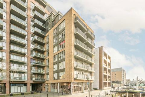 3 bedroom flat to rent, Turnberry Quay, London E14