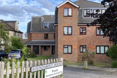 1 bedroom apartment for sale, Pinner Road, Northwood, Middlesex