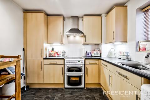 2 bedroom apartment for sale, Loughton IG10