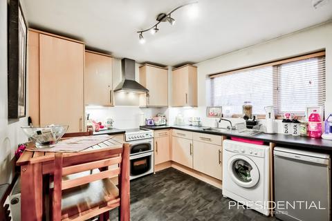 2 bedroom apartment for sale, Loughton IG10