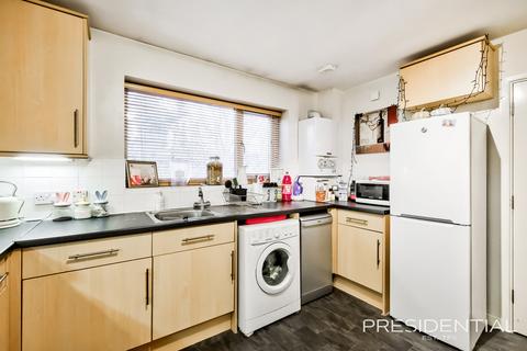 2 bedroom apartment for sale, Loughton IG10