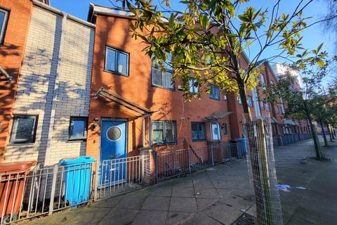 3 bedroom terraced house to rent, Newbold Walk, Hulme, Manchester, M15 6GP