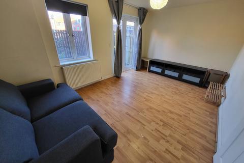 3 bedroom terraced house to rent, Newbold Walk, Hulme, Manchester, M15 6GP