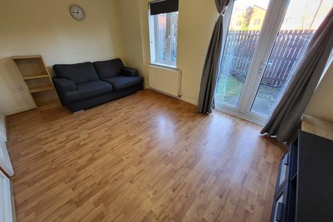 3 bedroom terraced house to rent, Newbold Walk, Hulme, Manchester, M15 6GP