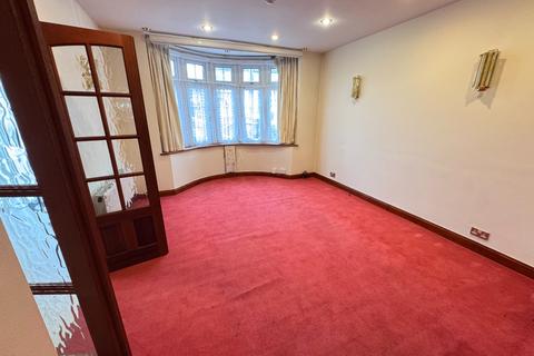 5 bedroom semi-detached house for sale, Broad Mead, Luton