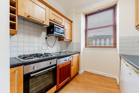 2 bedroom flat for sale, Clarendon Place, St George's Cross, Glasgow, G20 7PZ